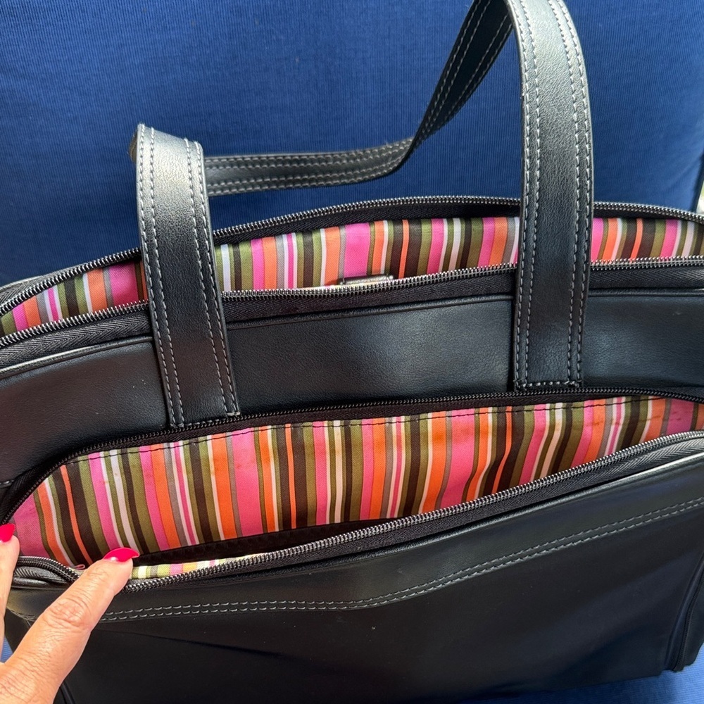 Wenger Black Women's Shoulder Bag - Picture 5 of 10